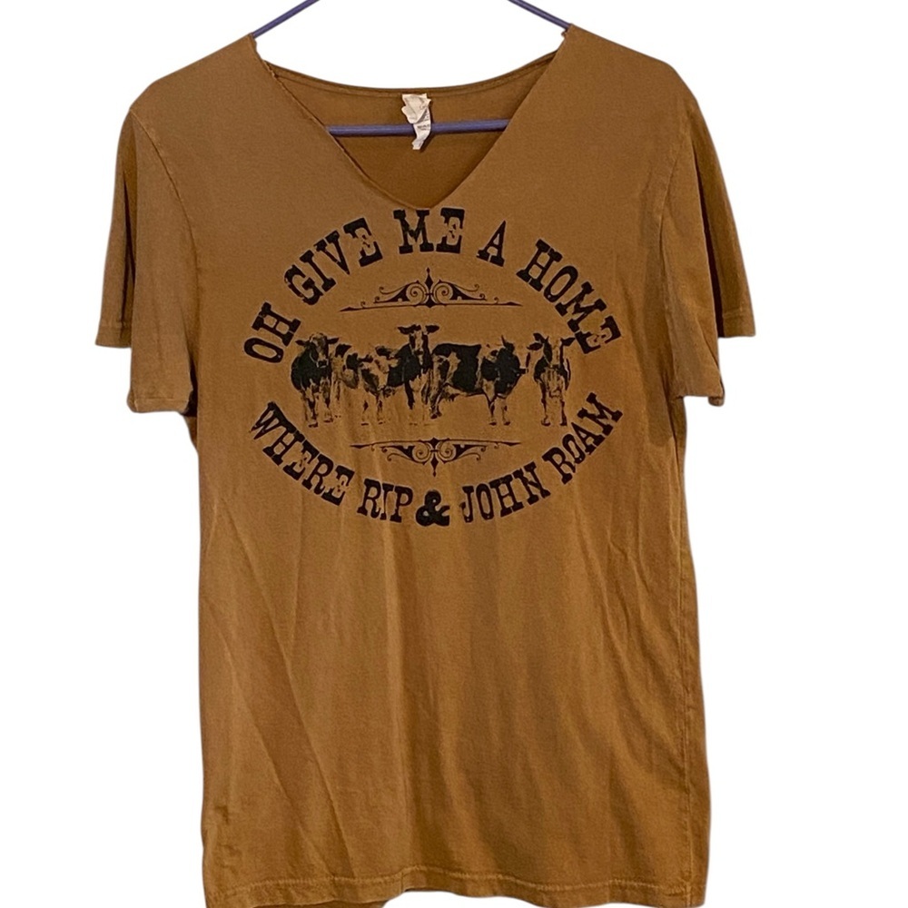 Yellowstone Home Brown Graphic Tee with Western Print
Bin A - Picture 4 of 9
